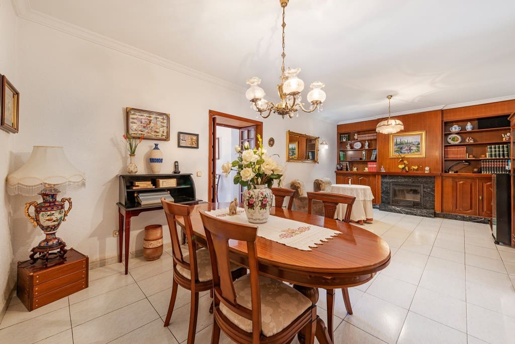 4 soveværelse Byhus til salg i Caimari med garage - € 450.000 (Ref: 8451943)