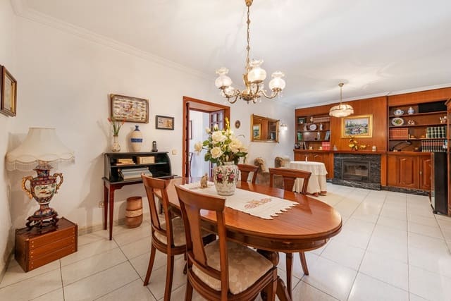 4 soveværelse Byhus til salg i Caimari, Selva med garage - € 450.000 (Ref: 8451943)