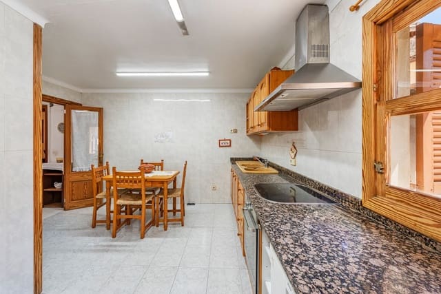 4 soveværelse Byhus til salg i Caimari, Selva med garage - € 450.000 (Ref: 8451943)