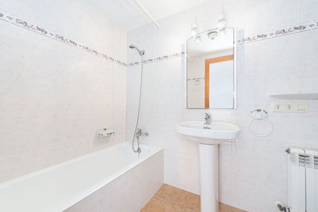 3 soveværelse Byhus til salg i Port de Pollença, Pollensa / Pollença med swimmingpool - € 695.000 (Ref: 8564609)