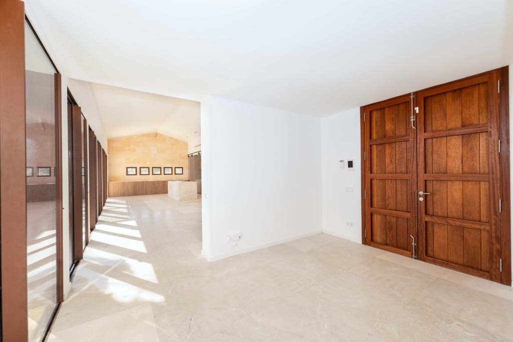 6 soveværelse Finca/Landehus til salg i Ses Salines med swimmingpool - € 2.950.000 (Ref: 8574145)