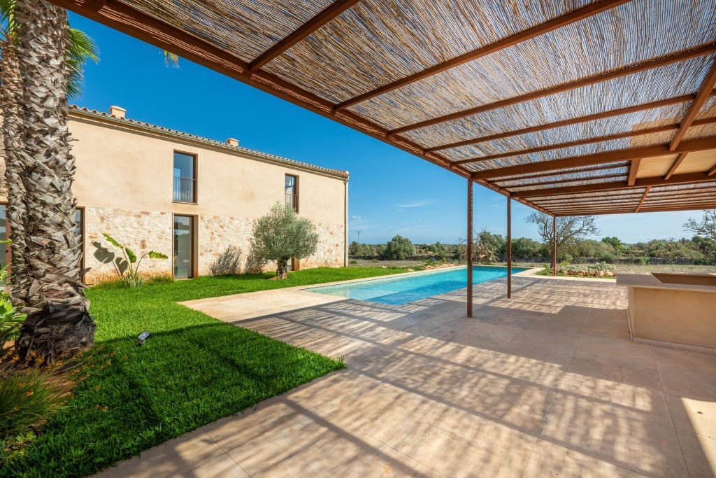 6 soveværelse Finca/Landehus til salg i Ses Salines med swimmingpool - € 2.950.000 (Ref: 8574145)