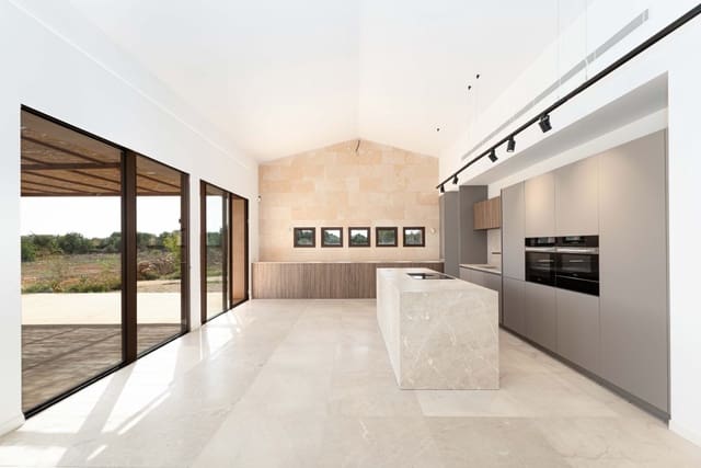 6 slaapkamer Finca/Landhuis te koop in Ses Salines met zwembad - € 2.950.000 (Ref: 8574145)