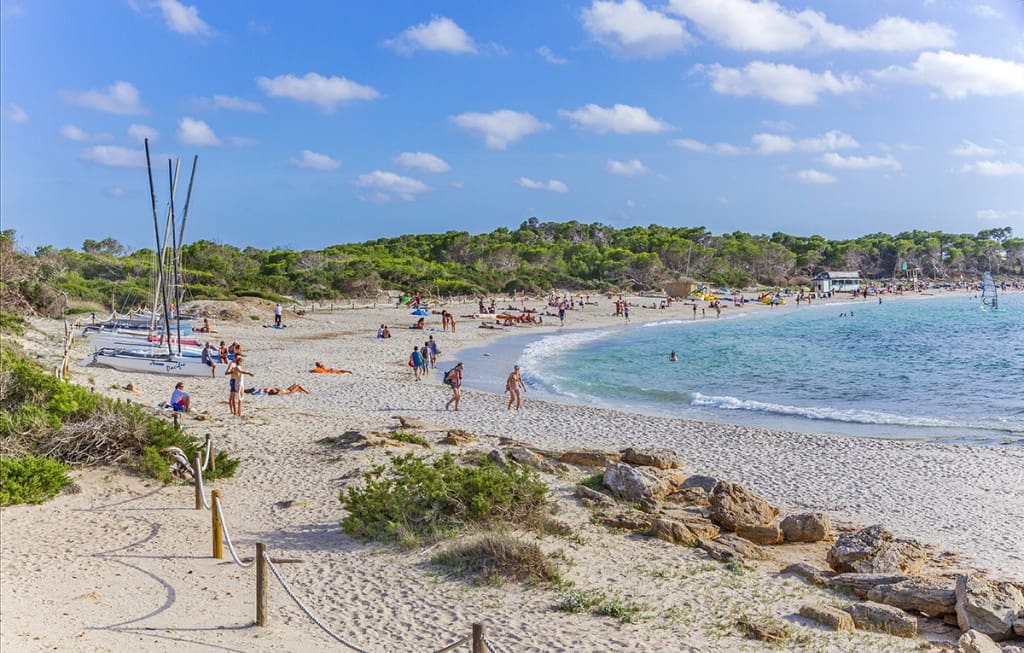 6 soveværelse Finca/Landehus til salg i Ses Salines med swimmingpool - € 2.950.000 (Ref: 8574145)