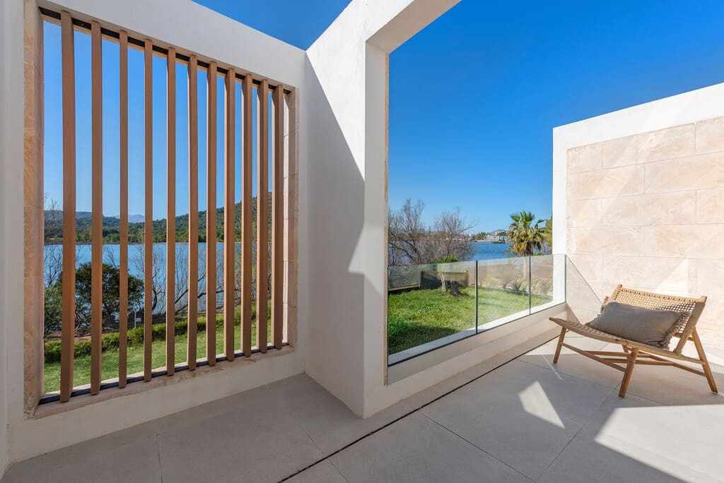 3 bedroom Townhouse for sale in Puerto de Alcudia with pool - € 740,000 (Ref: 8599327)