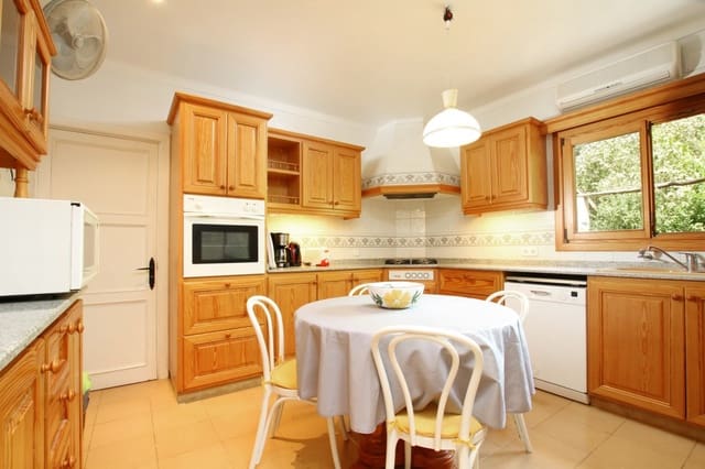 7 soveværelse Finca/Landehus til salg i Port de Pollença, Pollensa / Pollença med swimmingpool garage - € 2.650.000 (Ref: 8599341)