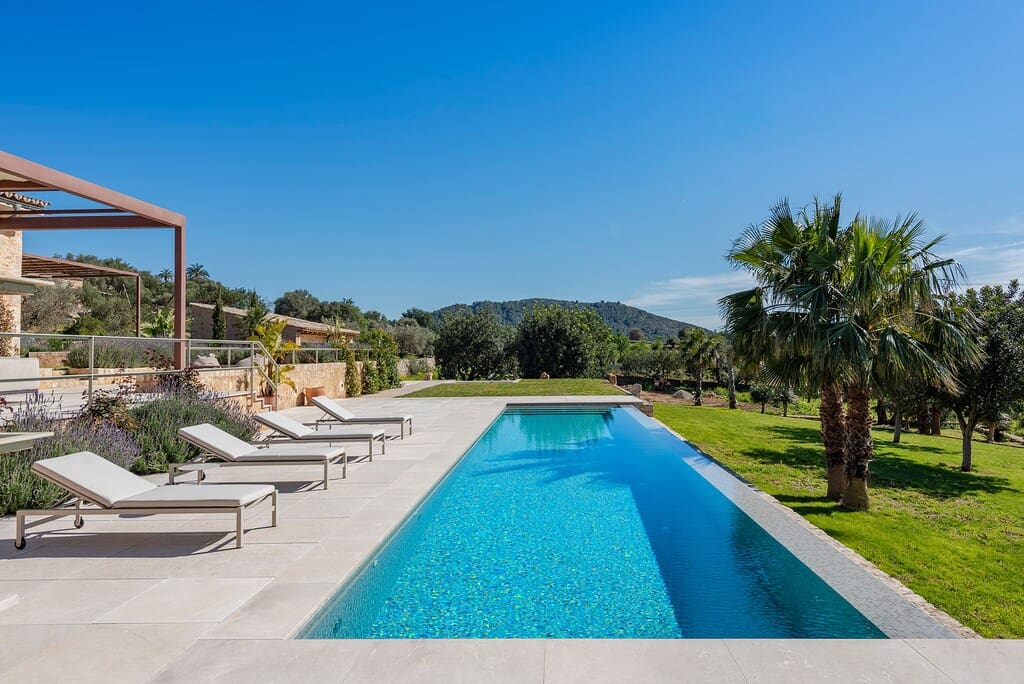 7 bedroom Finca/Country House for sale in Alaro with pool garage - € 9,950,000 (Ref: 8599342)