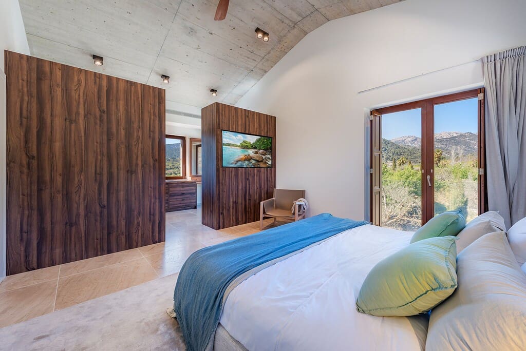 7 bedroom Finca/Country House for sale in Alaro with pool garage - € 9,950,000 (Ref: 8599342)