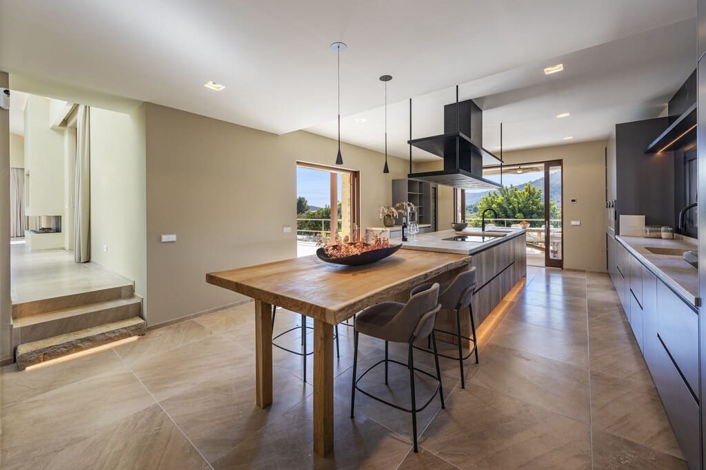 7 bedroom Finca/Country House for sale in Alaro with pool garage - € 9,950,000 (Ref: 8599342)