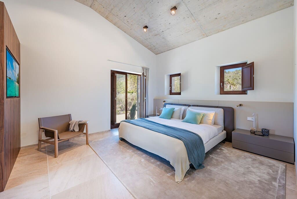 7 bedroom Finca/Country House for sale in Alaro with pool garage - € 9,950,000 (Ref: 8599342)