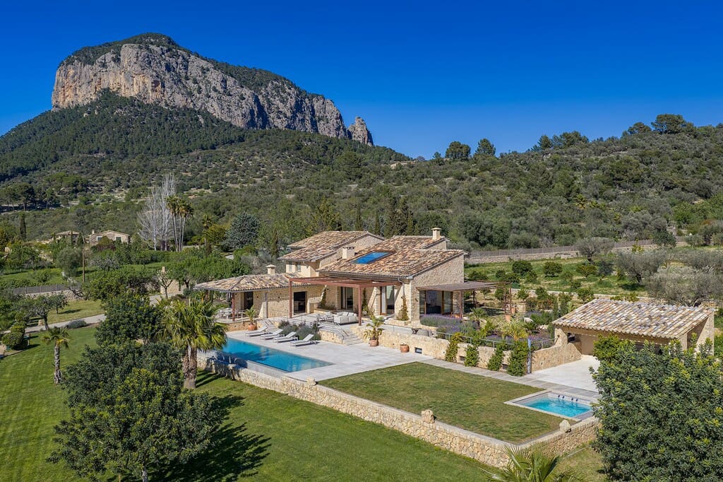 7 bedroom Finca/Country House for sale in Alaro with pool garage - € 9,950,000 (Ref: 8599342)