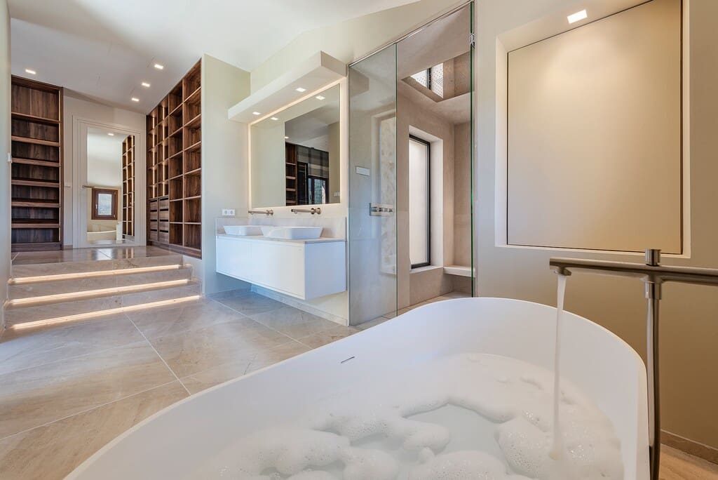 7 bedroom Finca/Country House for sale in Alaro with pool garage - € 9,950,000 (Ref: 8599342)