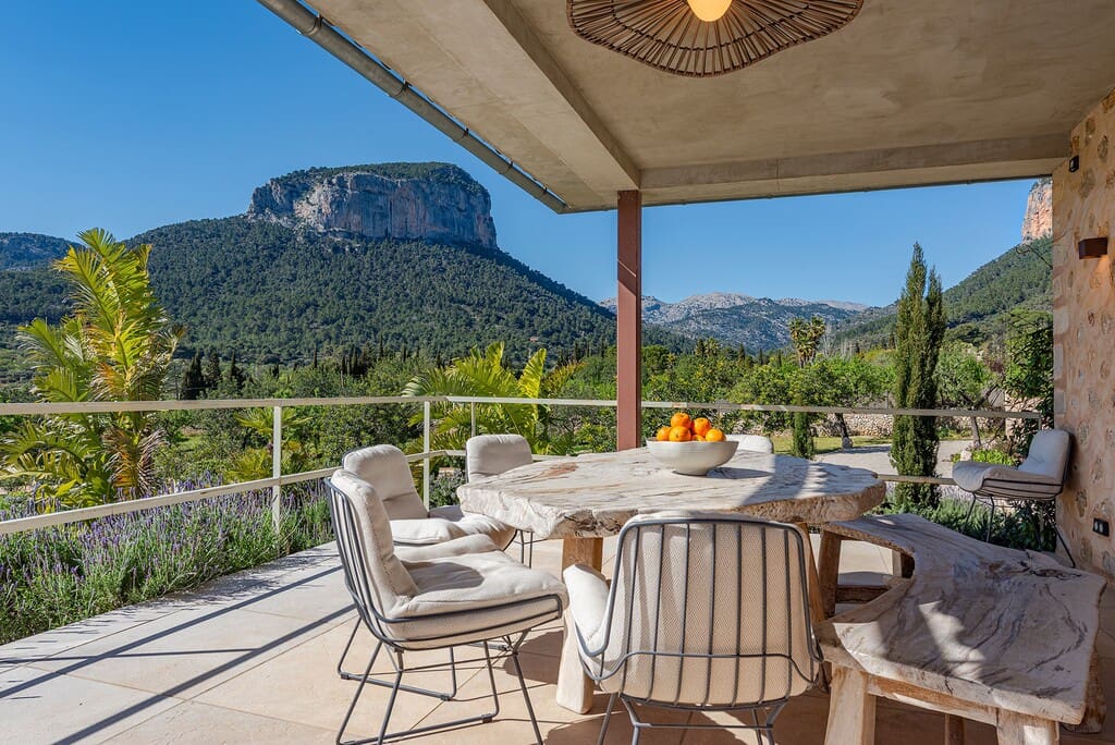 7 bedroom Finca/Country House for sale in Alaro with pool garage - € 9,950,000 (Ref: 8599342)