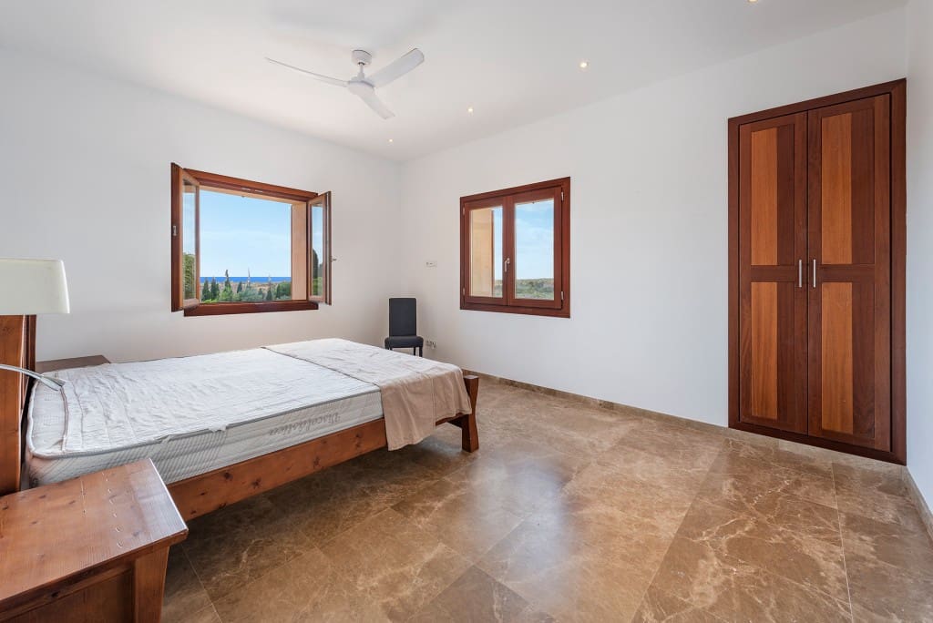 5 soveværelse Finca/Landehus til salg i Cala Murada med swimmingpool garage - € 3.890.000 (Ref: 8599351)