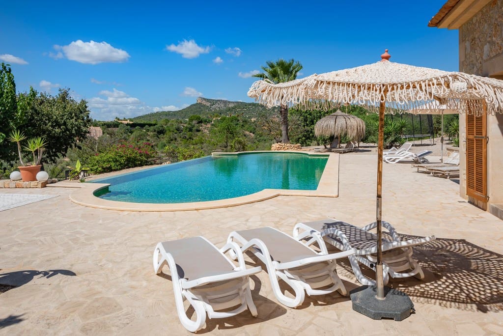 5 soveværelse Finca/Landehus til salg i Cala Murada med swimmingpool garage - € 3.890.000 (Ref: 8599351)