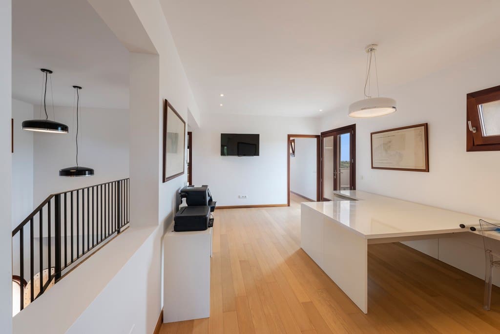 5 soveværelse Finca/Landehus til salg i Cala Murada med swimmingpool garage - € 3.890.000 (Ref: 8599351)