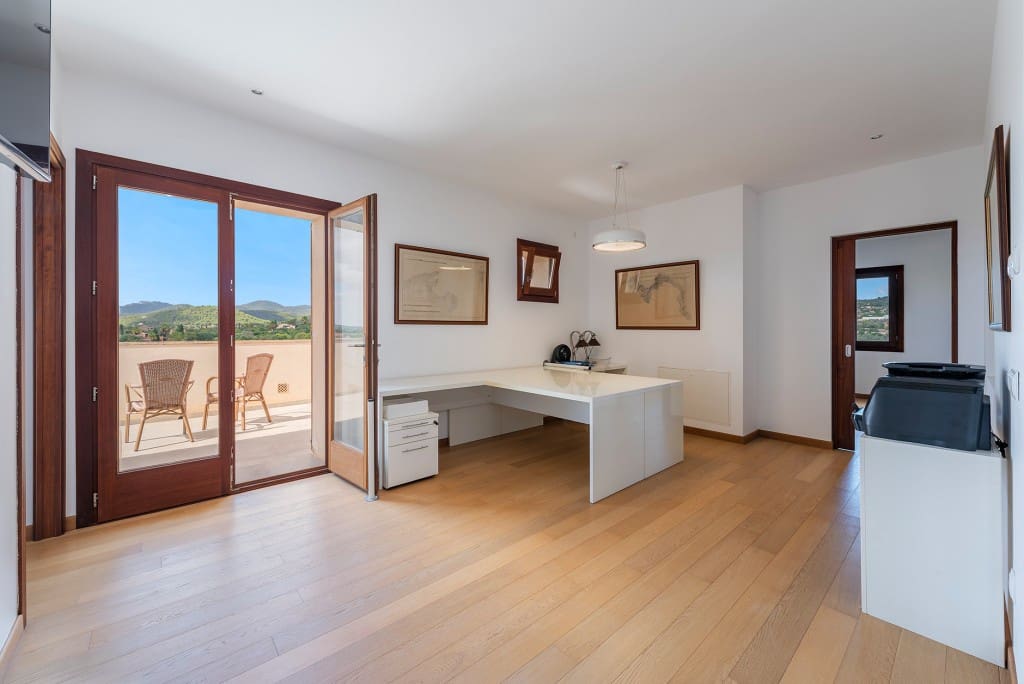 5 soveværelse Finca/Landehus til salg i Cala Murada med swimmingpool garage - € 3.890.000 (Ref: 8599351)