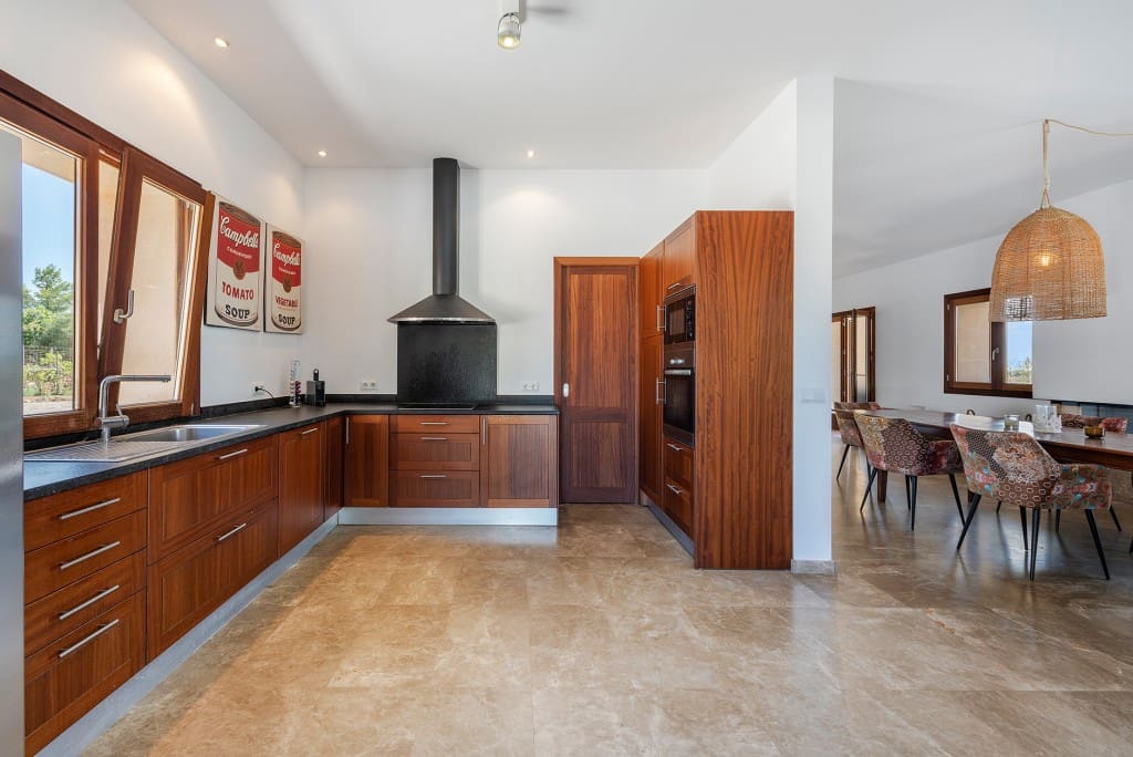 5 soveværelse Finca/Landehus til salg i Cala Murada med swimmingpool garage - € 3.890.000 (Ref: 8599351)