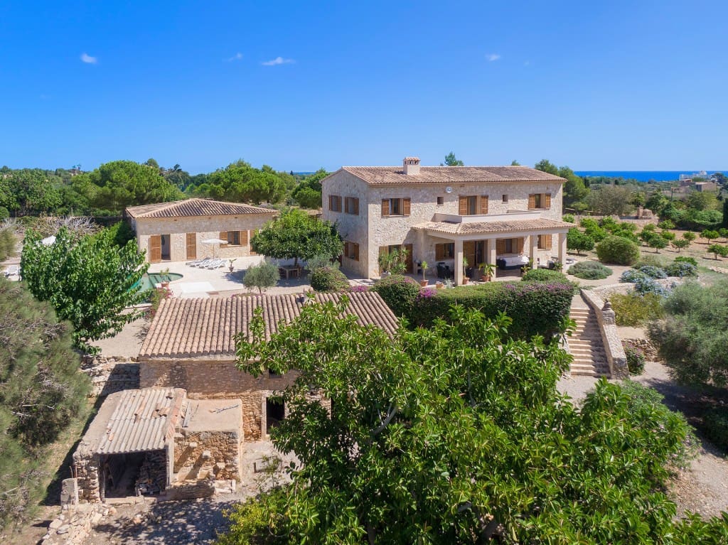 5 soveværelse Finca/Landehus til salg i Cala Murada med swimmingpool garage - € 3.890.000 (Ref: 8599351)