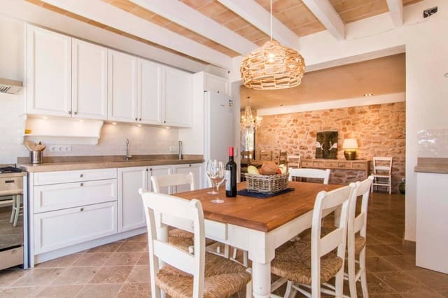 5 soveværelse Finca/Landehus til salg i Llucmajor med swimmingpool garage - € 2.980.000 (Ref: 8599377)