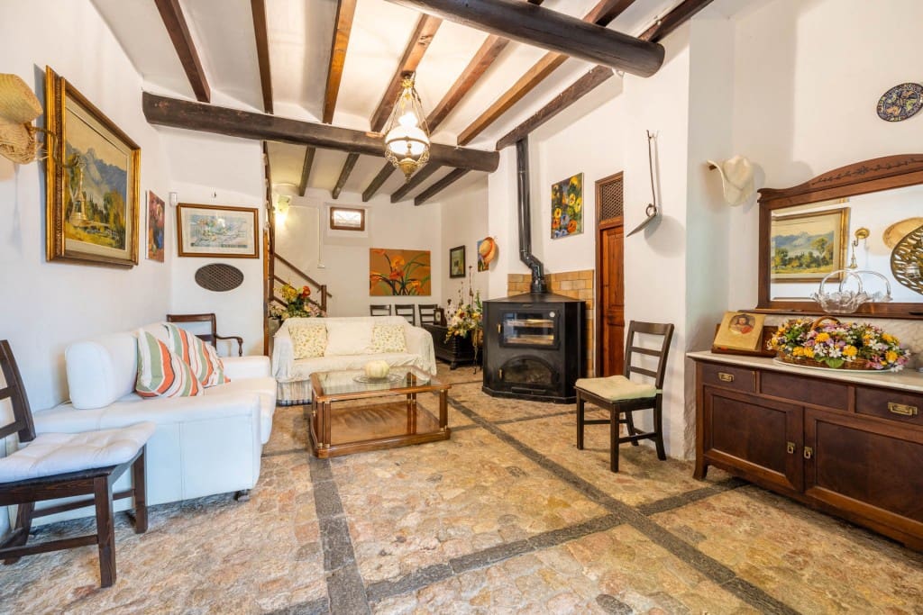 3 soveværelse Finca/Landehus til salg i Biniaraix med swimmingpool garage - € 2.300.000 (Ref: 8648064)