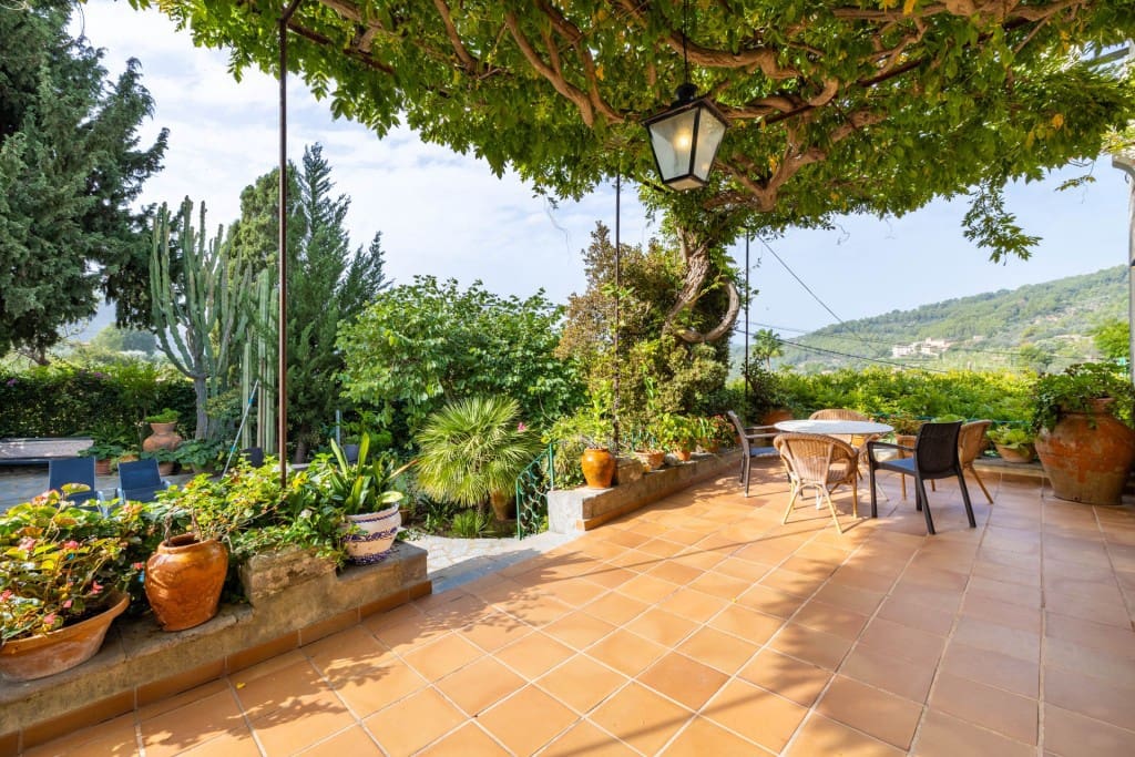 3 soveværelse Finca/Landehus til salg i Biniaraix med swimmingpool garage - € 2.300.000 (Ref: 8648064)