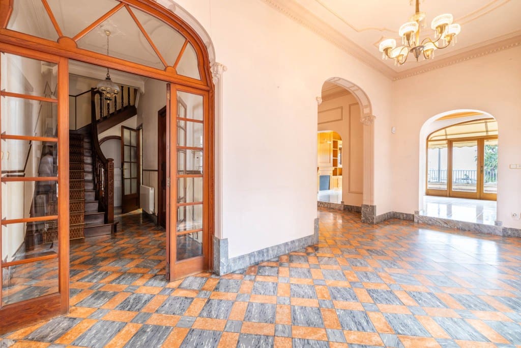 8 bedroom Villa for sale in Palma de Mallorca - € 3,500,000 (Ref: 8651954)