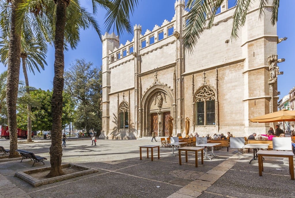 8 bedroom Villa for sale in Palma de Mallorca - € 3,500,000 (Ref: 8651954)