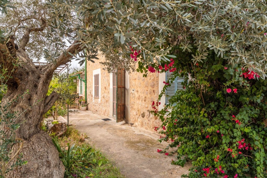4 bedroom Finca/Country House for sale in Soller - € 1,250,000 (Ref: 8654619)