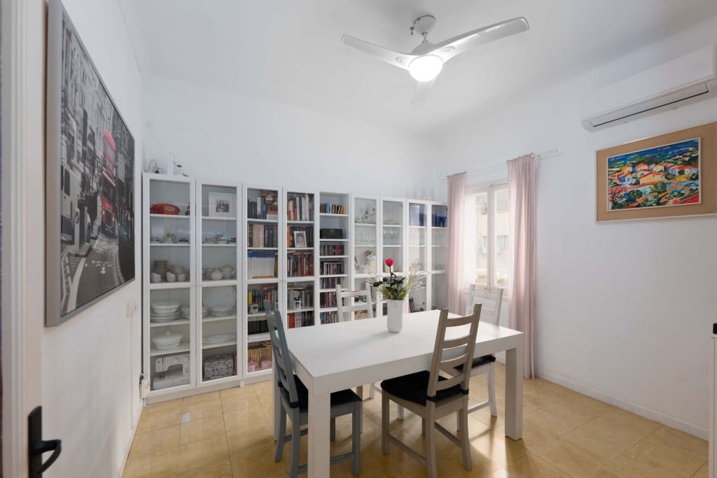 4 bedroom Apartment for sale in Palma de Mallorca - € 1,060,000 (Ref: 8665071)