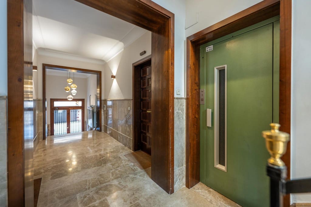 4 bedroom Apartment for sale in Palma de Mallorca - € 1,060,000 (Ref: 8665071)
