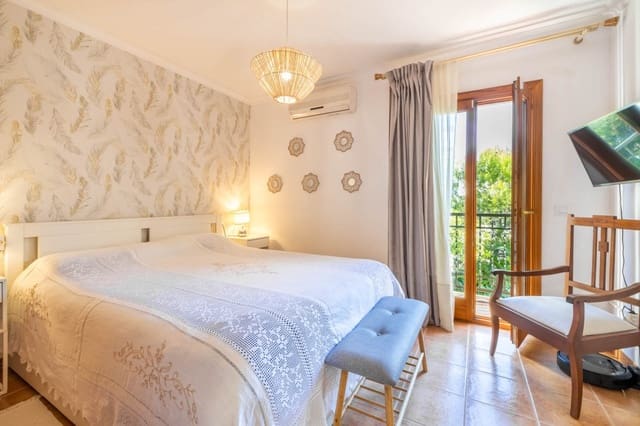 4 soveværelse Byhus til salg i Port de Pollença, Pollensa / Pollença med swimmingpool - € 575.000 (Ref: 8687380)