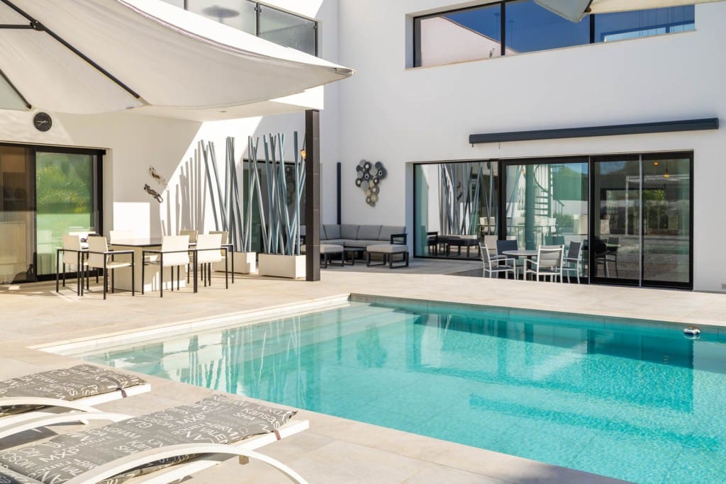 4 bedroom Villa for sale in Calas de Mallorca with pool garage - € 1,995,000 (Ref: 8696225)