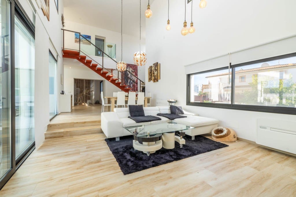 4 bedroom Villa for sale in Calas de Mallorca with pool garage - € 1,995,000 (Ref: 8696225)