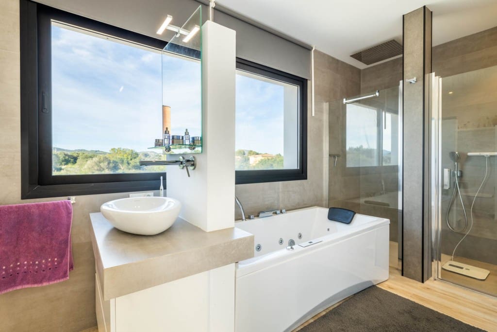 4 bedroom Villa for sale in Calas de Mallorca with pool garage - € 1,995,000 (Ref: 8696225)