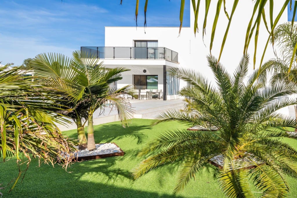 4 bedroom Villa for sale in Calas de Mallorca with pool garage - € 1,995,000 (Ref: 8696225)