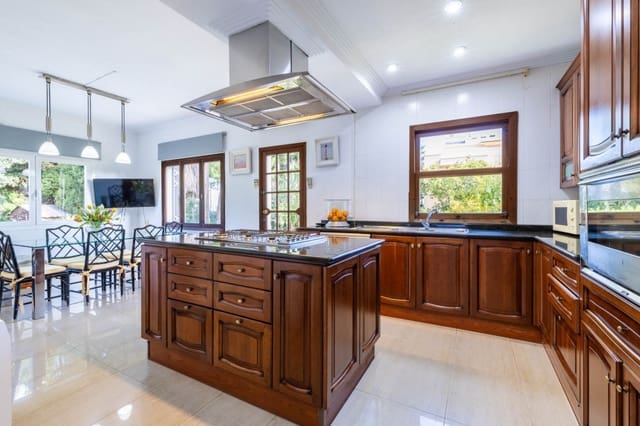 3 bedroom Villa for sale in Port de Pollença, Pollensa / Pollença with pool - € 1,485,000 (Ref: 8696226)