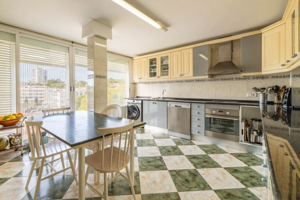 4 soveværelse Lejlighed til salg i Palmanova med garage - € 1.167.000 (Ref: 8697763)