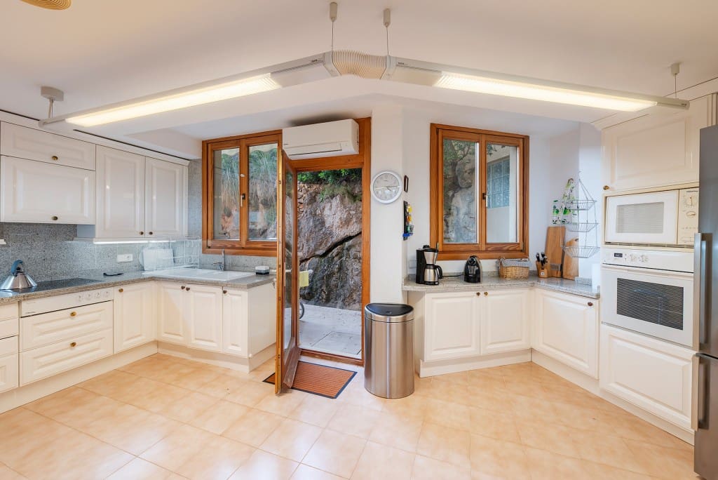 8 sypialnia Willa na sprzedaż w Pollensa / Pollenca z basenem - 2 380 000 € (Ref: 8701703)