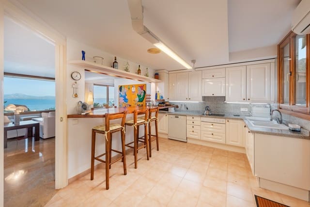 8 bedroom Villa for sale in Port de Pollença, Pollensa / Pollença with pool - € 2,380,000 (Ref: 8701703)