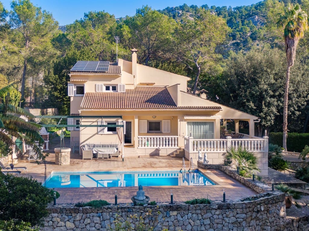 5 bedroom Villa for sale in Pollensa / Pollenca with pool garage - € 1,425,000 (Ref: 8721805)