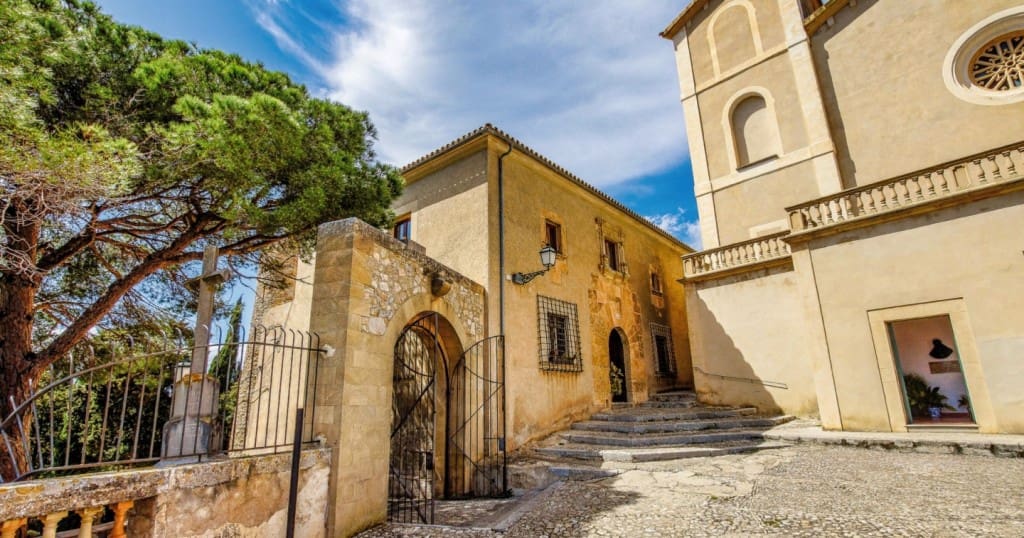 3 soveværelse Byhus til salg i Arta med swimmingpool garage - € 1.250.000 (Ref: 8737254)