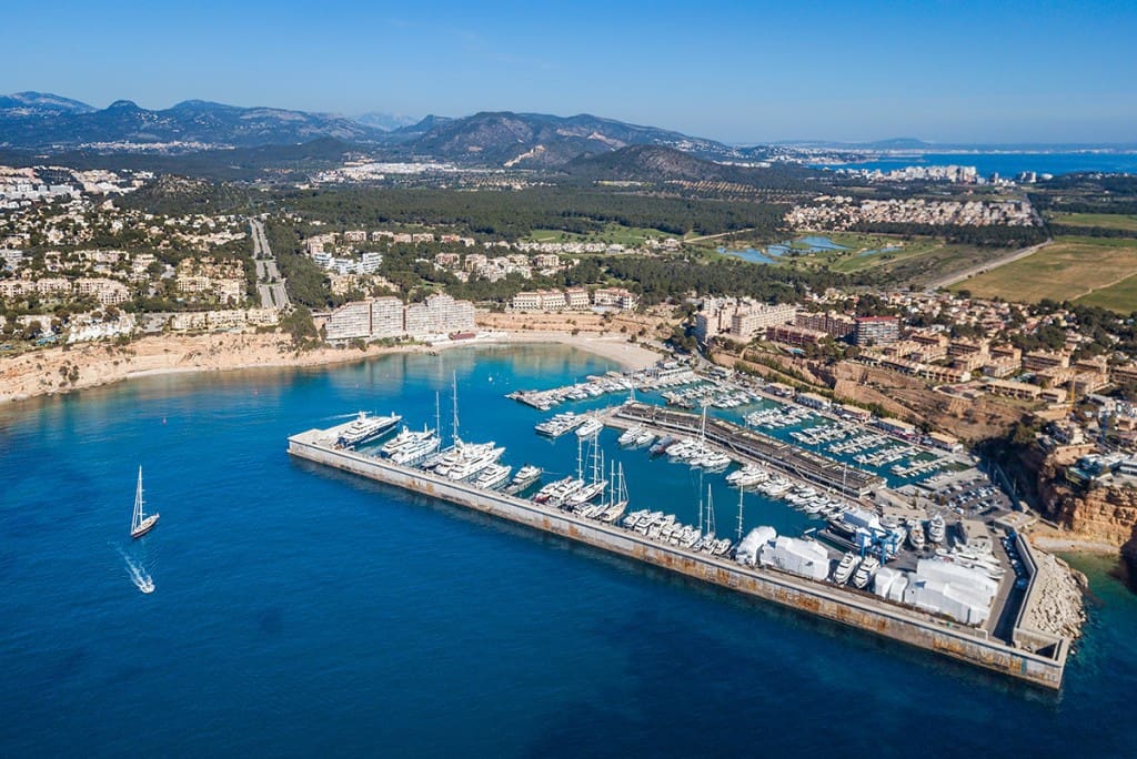 4 bedroom Villa for sale in Santa Ponsa with pool garage - € 8,450,000 (Ref: 8752115)