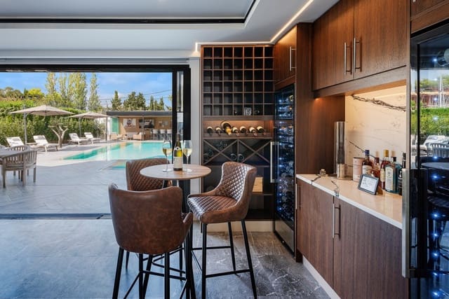 4 soveværelse Villa til salg i Port de Pollença, Pollensa / Pollença med swimmingpool garage - € 4.950.000 (Ref: 8752117)