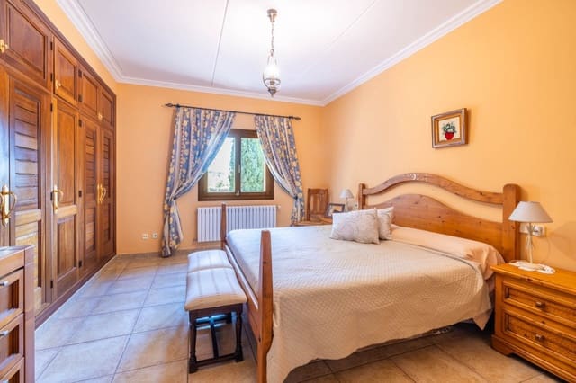 4 chambre Finca/Maison de Campagne à vendre à Santa Margalida avec piscine garage - 1 999 000 € (Ref: 8766456)