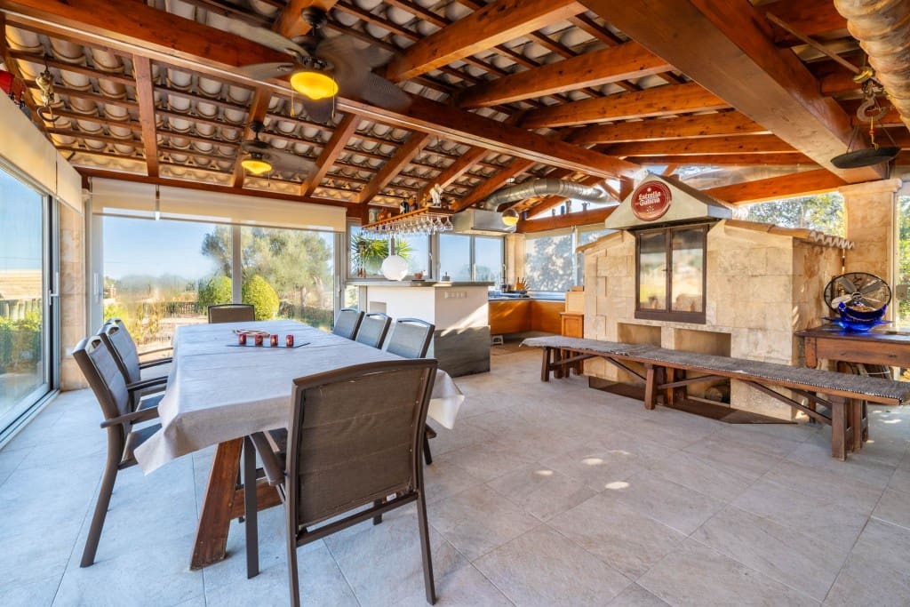 4 slaapkamer Finca/Landhuis te koop in Santa Margalida met zwembad garage - € 1.999.000 (Ref: 8766456)