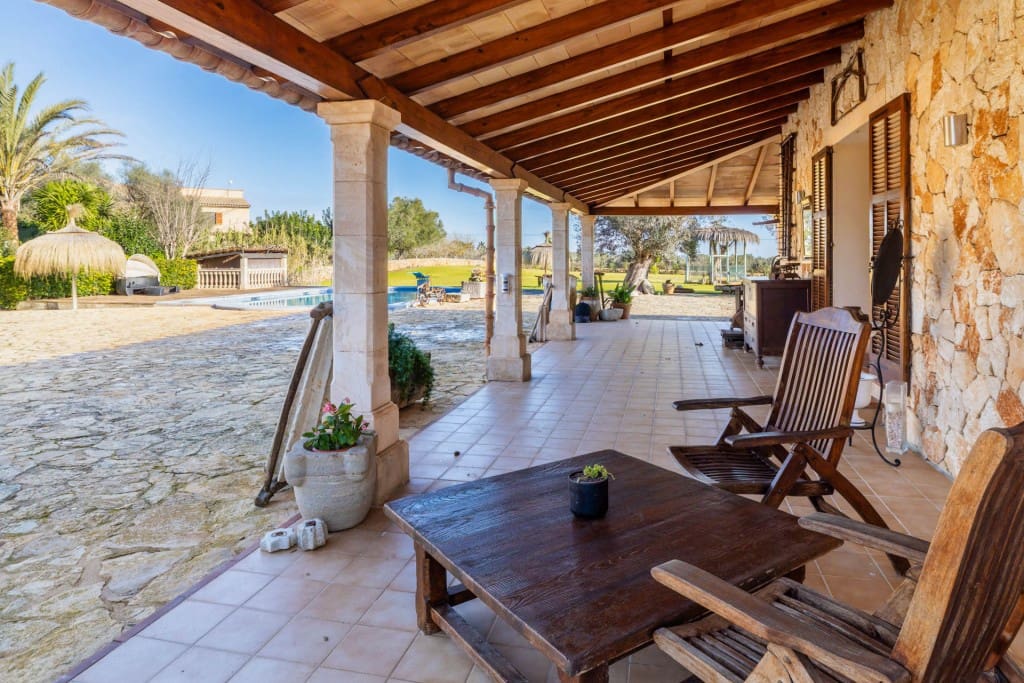 4 slaapkamer Finca/Landhuis te koop in Santa Margalida met zwembad garage - € 1.999.000 (Ref: 8766456)