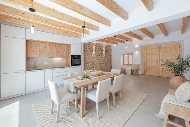 4 bedroom Townhouse for sale in Pollensa / Pollença with pool - € 1,259,000 (Ref: 8769976)