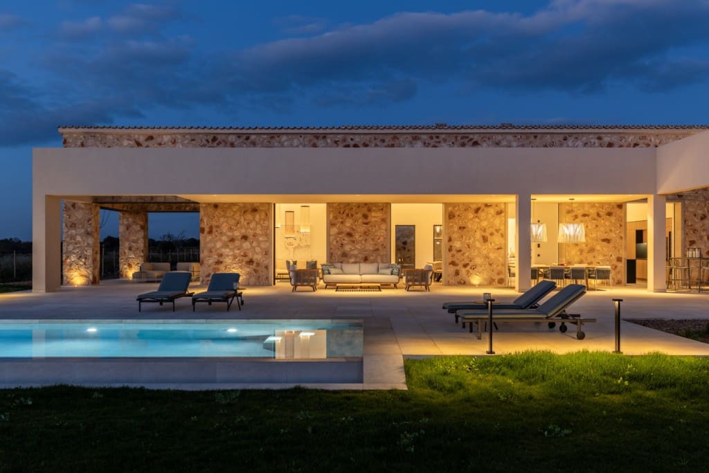 4 soveværelse Finca/Landehus til salg i Santanyi med swimmingpool garage - € 7.500.000 (Ref: 8777813)