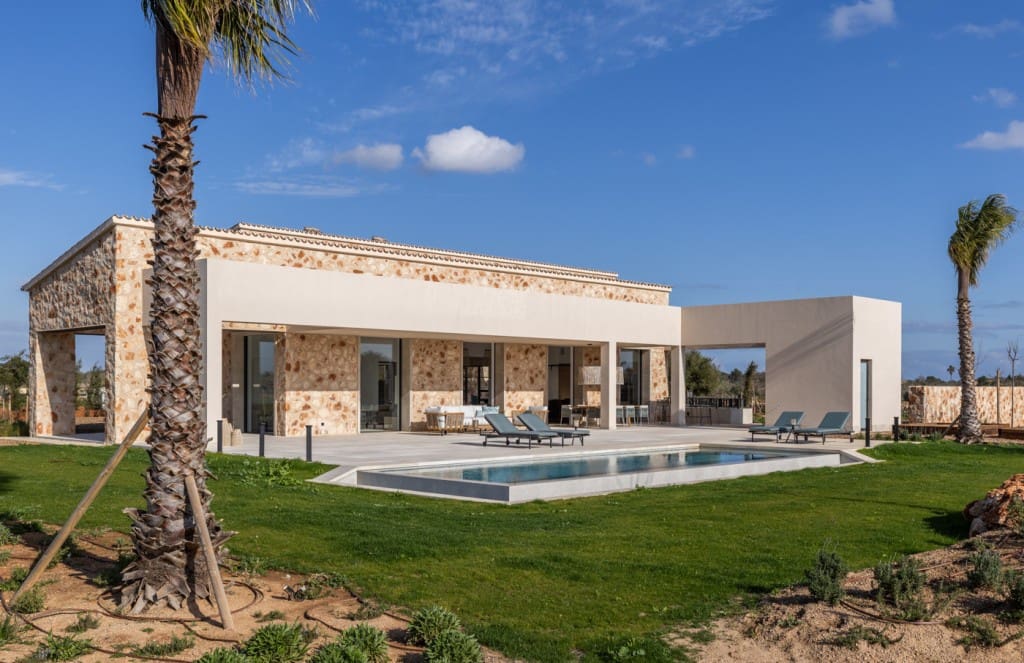 4 soveværelse Finca/Landehus til salg i Santanyi med swimmingpool garage - € 7.500.000 (Ref: 8777813)